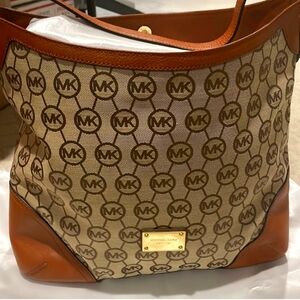 Michael Kors Millbrook Shoulder Bag